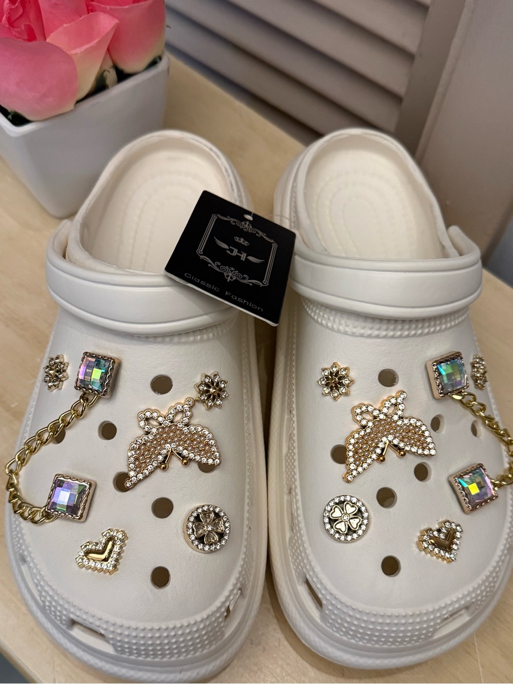 💖NWT BLING SLIP ON SHOES💖